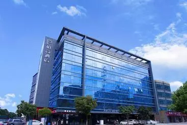 Paco Hotel Guangzhou Baiyun Airport Liantang Metro