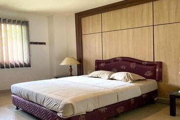 Hotel Oyo 94050 Happy Room