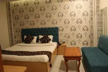 Hotel Rajwada Resort &