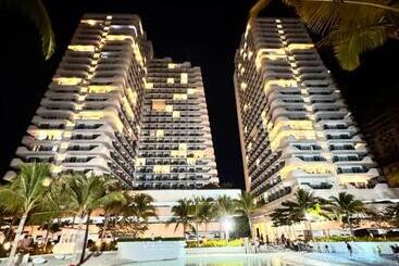 Aparthotel Luxebali Azure @ Azure North