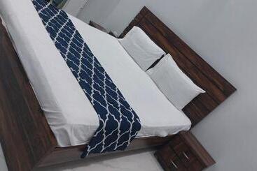 پانسیون Karachi Gulshan Guest House