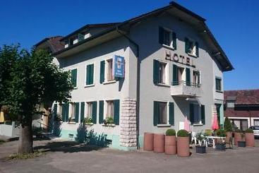 בית מלון כפרי De La Gare, Vendlincourt