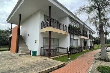 Hotel Lake House Resort