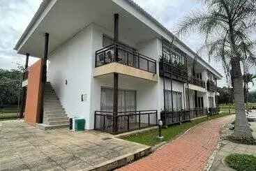 Hotel Lake House Resort