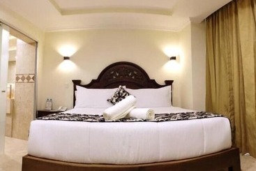 هتل Real De La Peña Ezequiel Montes