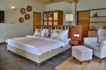 酒店 Fhr Wilderness Lodge Chandigarh By Tutc