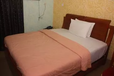 هتل Owee's Place