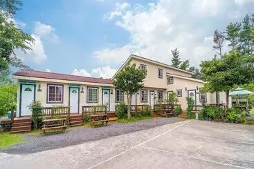 Seogwipo Haevichipoonggyeong Pension