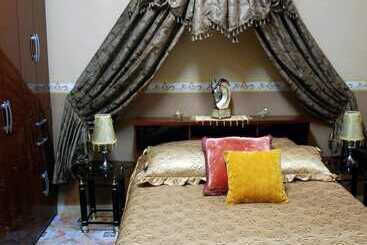 پانسیون Hostal Los Vitrales