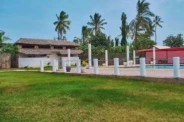 هتل Hillside Swimming Pool And Gardens