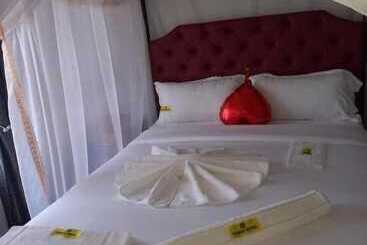 Aparthotel Humming-cage Studios & Suites