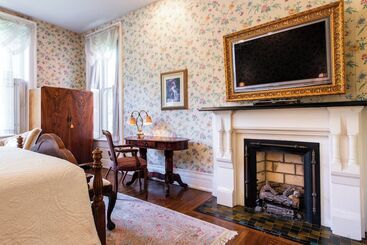 Central Park Bed & Breakfast