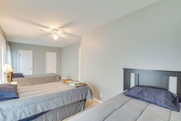 קוטג'' Countryside Biggsville Home W/ Yard, Dogs Welcome!