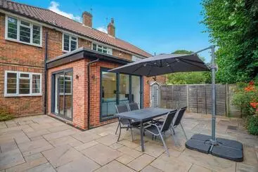 Mökkimajoitus The Wimbledon Hideaway Glamorous 3bdr House With Garden