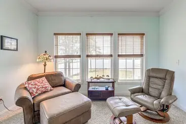 コテージ Waterfront Merritt Home W/ Boat Dock & Deck!