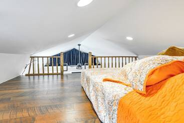 بيت ريفى Whimsical Cabin W/ Grill < 4 Mi To Lake Brownwood!