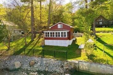 Androscoggin Lakefront Cottage, Boat Dock & Views!