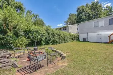Mökkimajoitus Pet Friendly Home   3 Mi To St Louis Airport