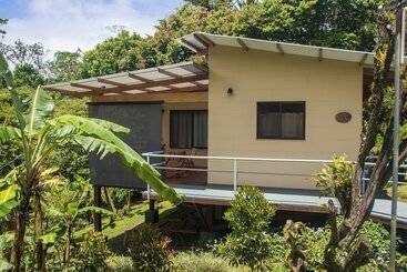 کلبه Aves De Tierras Altas