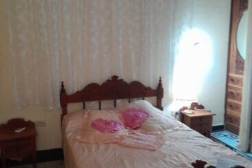 تختخواب و صبحانه Adrianos Hostal