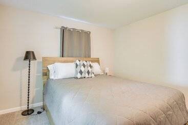 بيت ريفى Charming Greenville Home W/ Yard: 3 Mi To Downtown