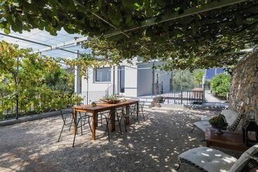 کلبه Italianway   Luxury Apartment In Modern Villa Unit 2