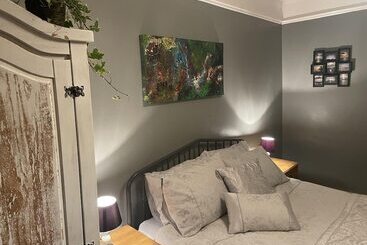 Резиденция Traditional Elegant Spacious English Home, 4bdr