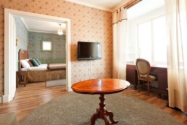 ホテル Liravintola Alma