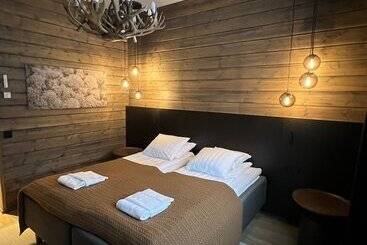 Wilderness Hotel Muotka & Igloos