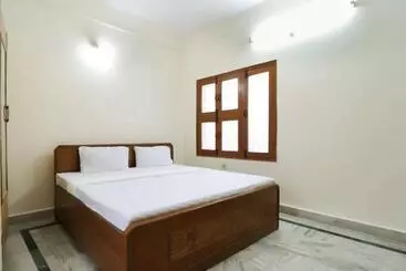 Goroomgo Hotel Sheetal International Siwan