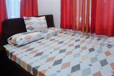 Hotel Reddoorz At Rachael Pension House