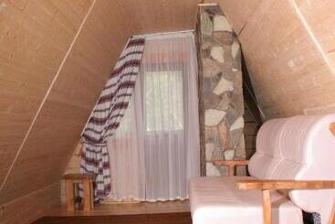 هتل On Dovbush Path