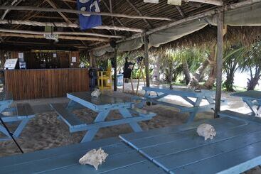 Hotell Ranguana Caye Cabanas