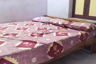 Majatalo Murugan Guest House