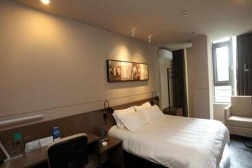 Hotel Jinjiang Inn Select Qinzhou East High Speed Railway Station