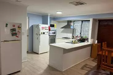 펜션 Master Room With Ensuite In A Lovely House