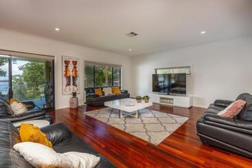 Пансион Whispering Waves