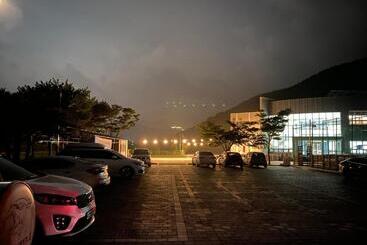 Namhae Kkotnae Village Pension