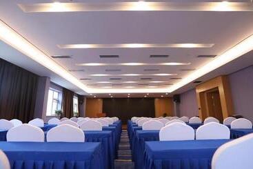 Starway Hotel Zhengzhou Jingguang Road Metro Station