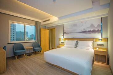 Starway Hotel Linhai Yintai City
