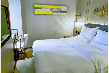 Starway Hotel Urumqi Nanhu Plaza