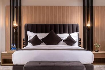 Alpine Hotel And Villas