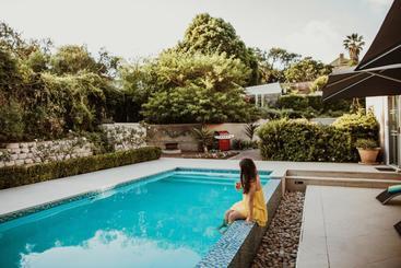 مبيت وإفطار Cornerstone Manor