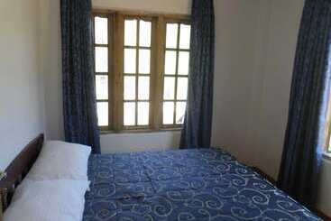 Bed and Breakfast The Train View