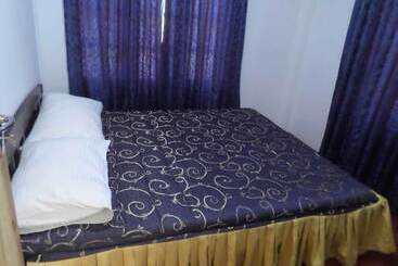 Bed and Breakfast The Train View