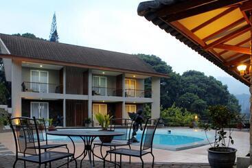 ホテル Ariandri Puncak