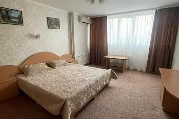 هتل Zarea