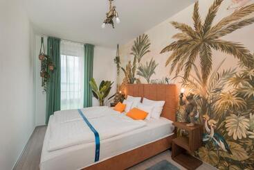 Sunset Resort   Lakeside Apartment