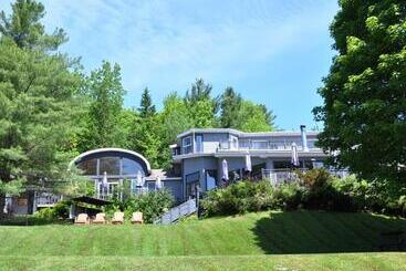 Alberg La Petite Auberge De Jouvence