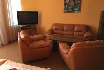 Szálloda Zlatý Kříž